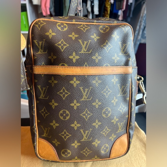 Vintage Louis Vuitton Crossbody - Picture 3 of 17
